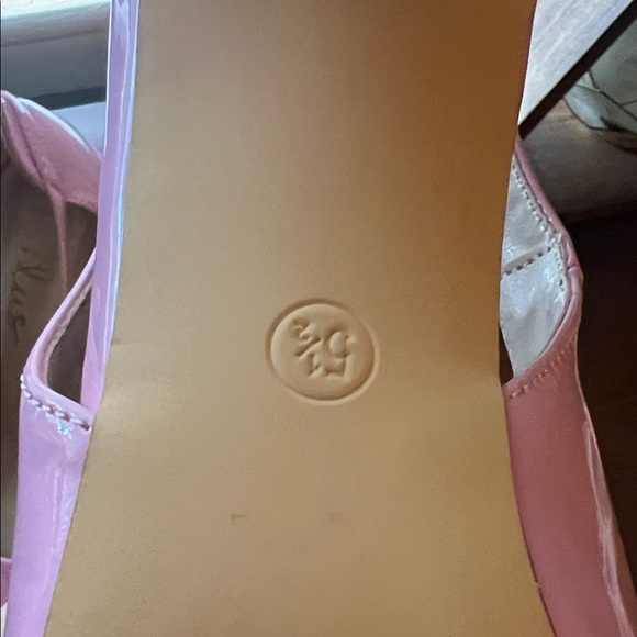 Lulu's Pink Patent Heels - Picture 3 of 3